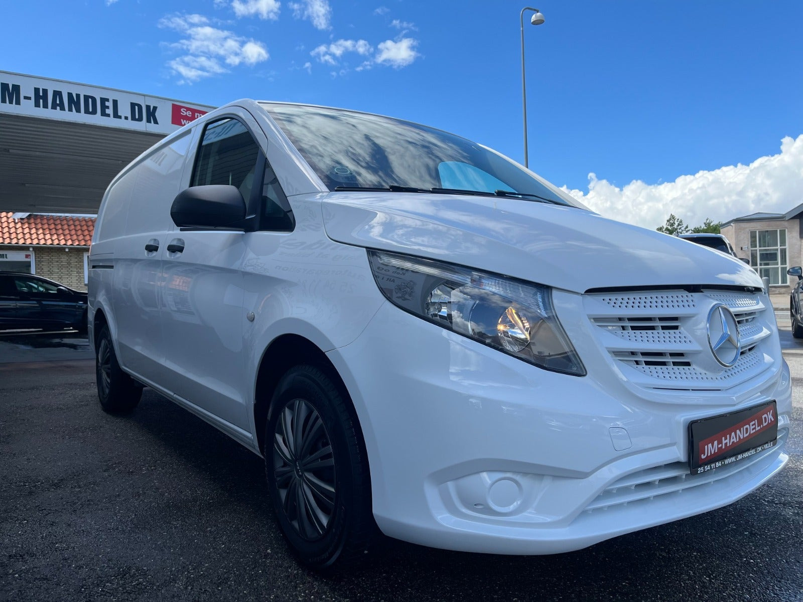 Hvid Mercedes Vito 114 fra 2016