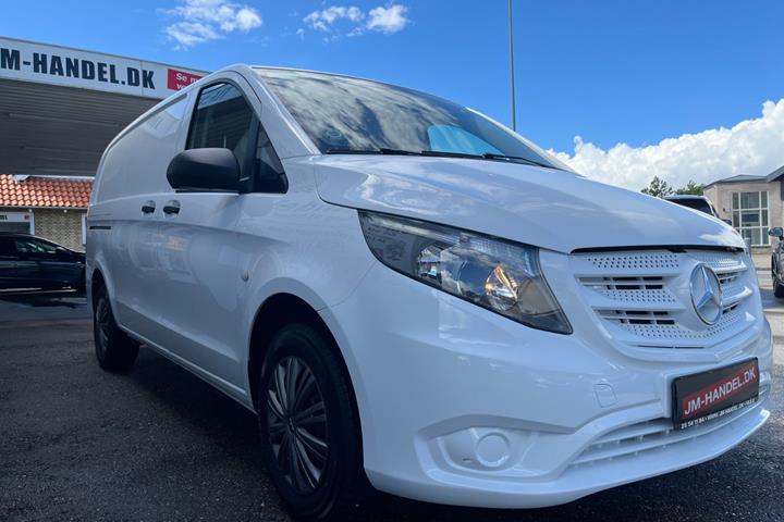 Hvid Mercedes Vito 114 fra 2016