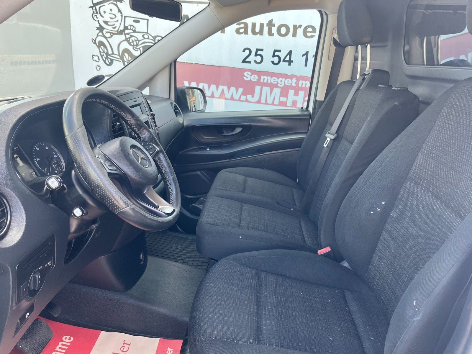 Hvid Mercedes Vito 114 fra 2016