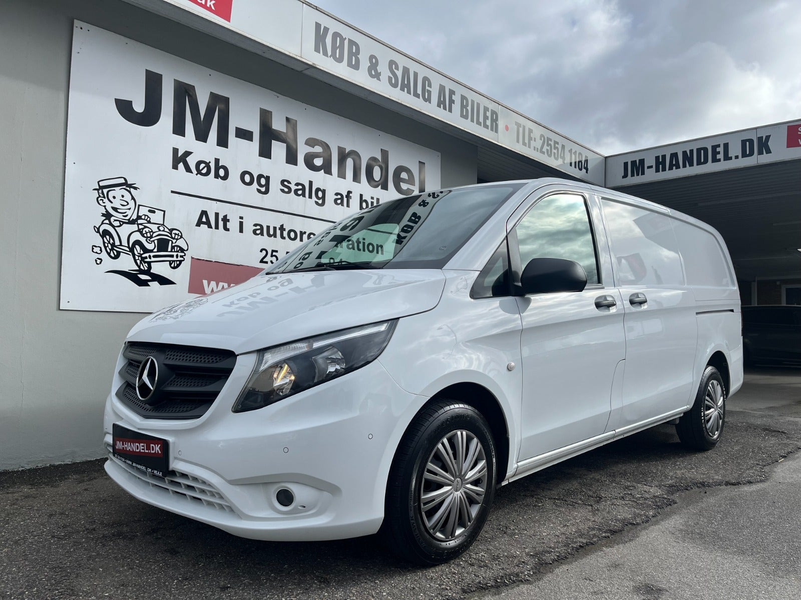 Hvid Mercedes Vito 114 fra 2017