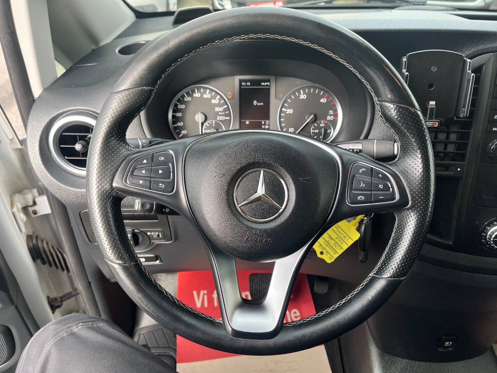 Hvid Mercedes Vito 114 fra 2017