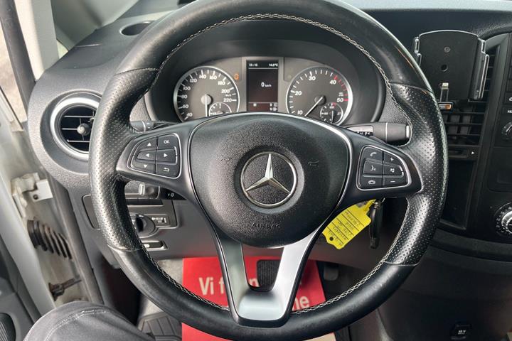 Hvid Mercedes Vito 114 fra 2017