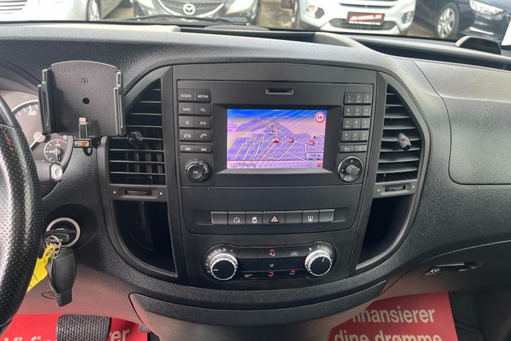 Hvid Mercedes Vito 114 fra 2017