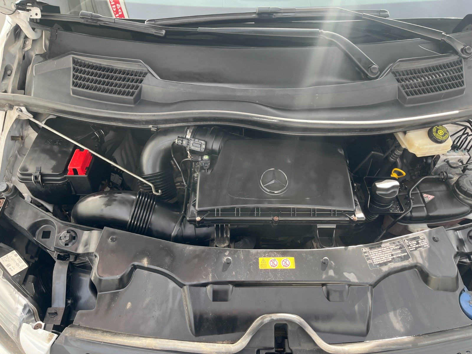 Hvid Mercedes Vito 114 fra 2017