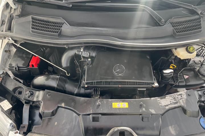 Hvid Mercedes Vito 114 fra 2017
