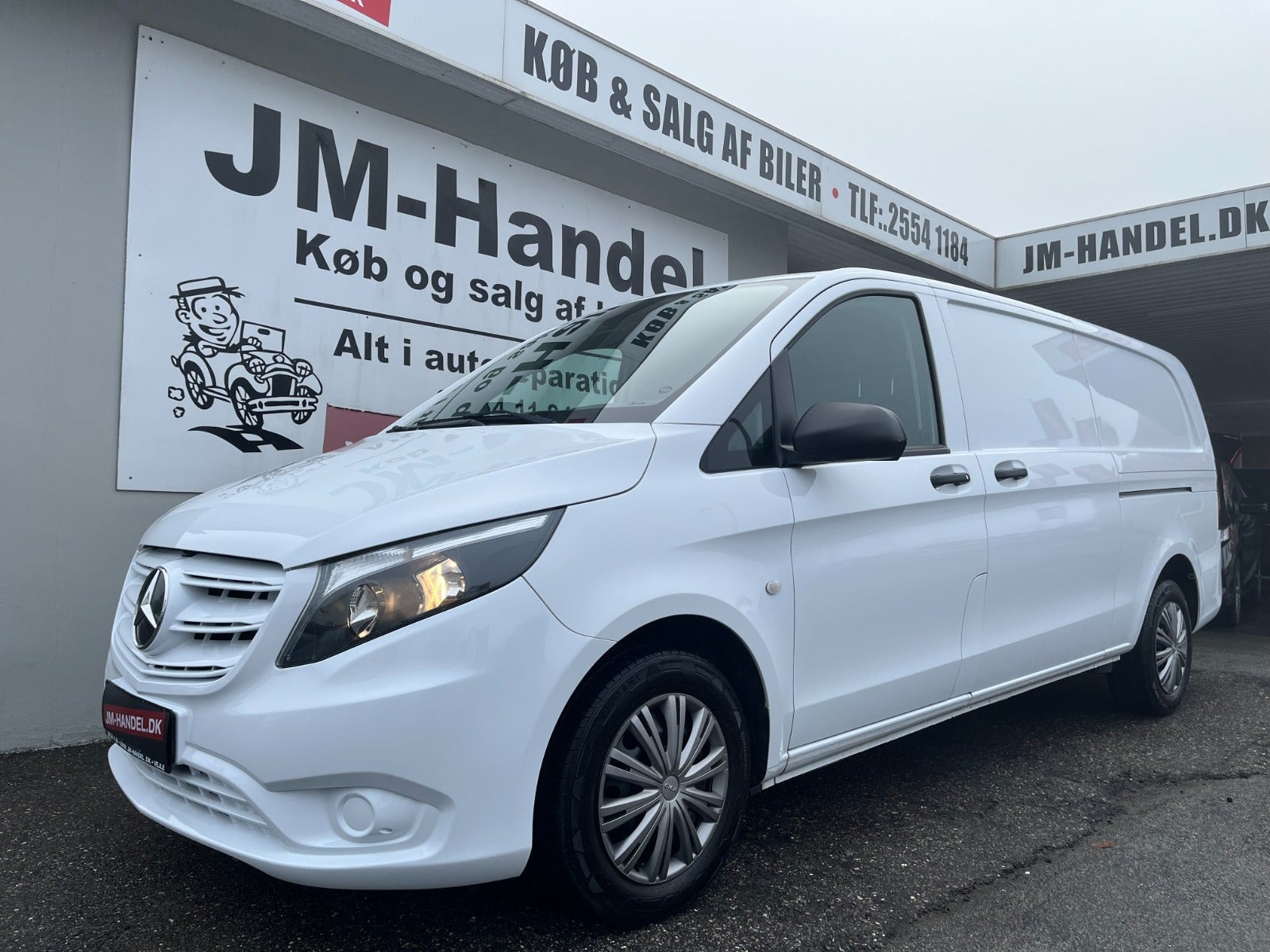 Hvid Mercedes Vito 114 fra 2021
