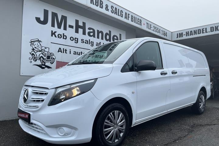 Hvid Mercedes Vito 114 fra 2021