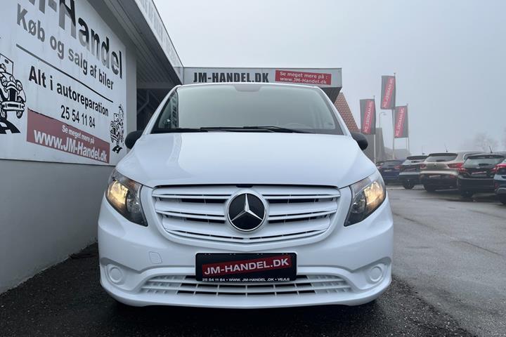 Hvid Mercedes Vito 114 fra 2021