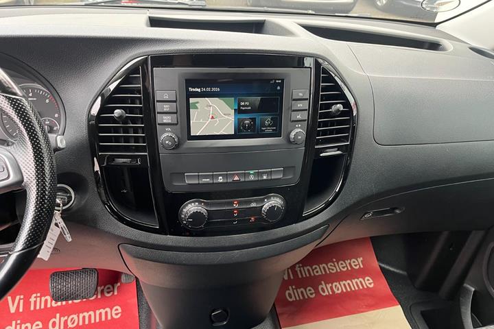 Hvid Mercedes Vito 114 fra 2021