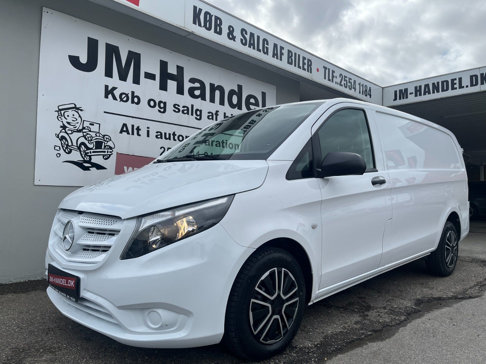 Hvid Mercedes Vito 114 fra 2020