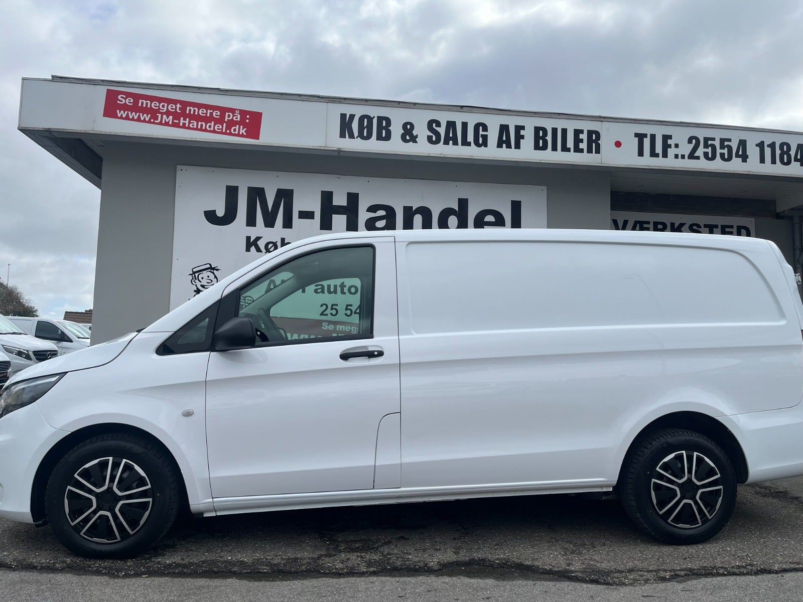 Hvid Mercedes Vito 114 fra 2020