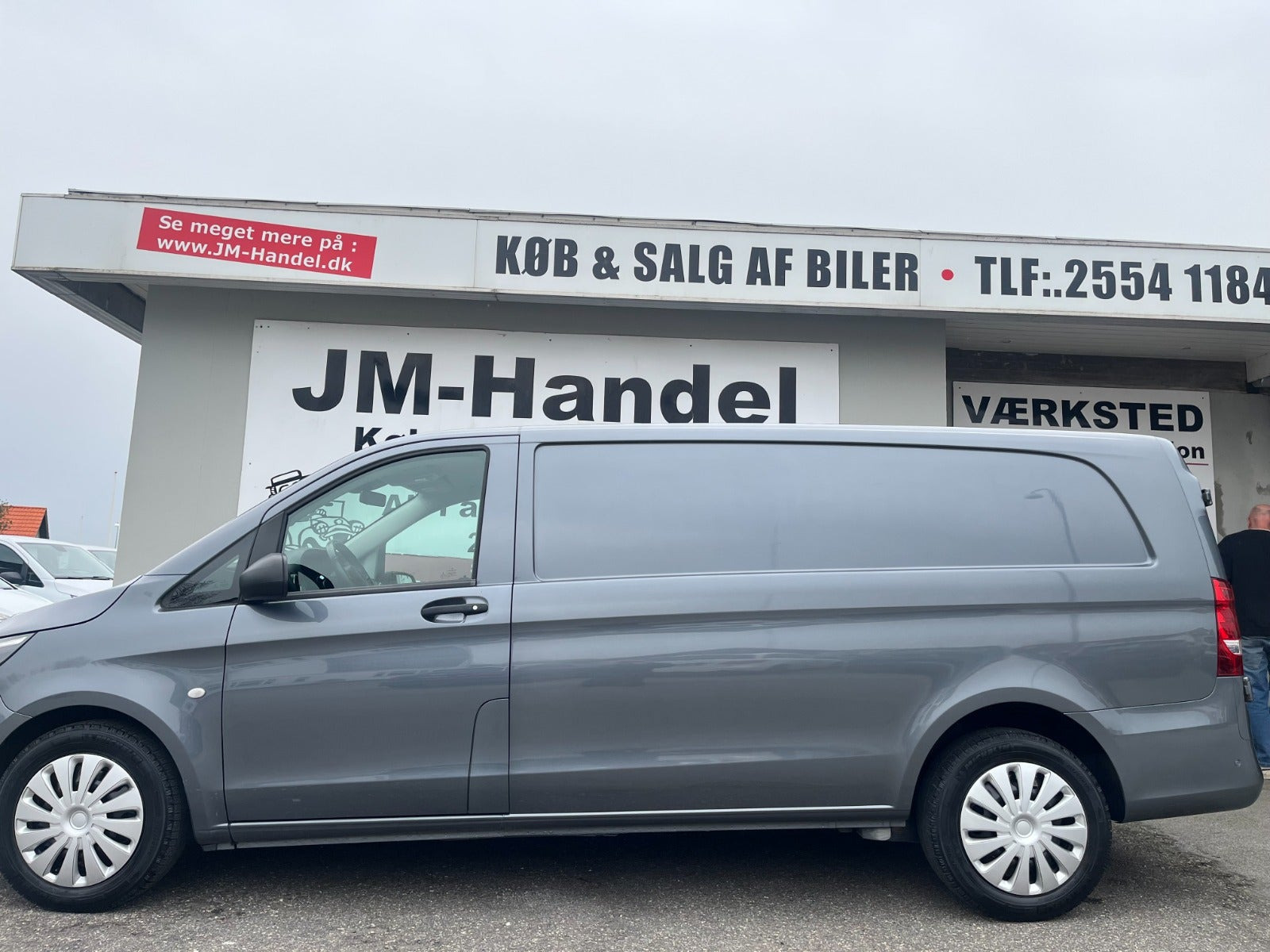 Grå Mercedes Vito 119 fra 2018