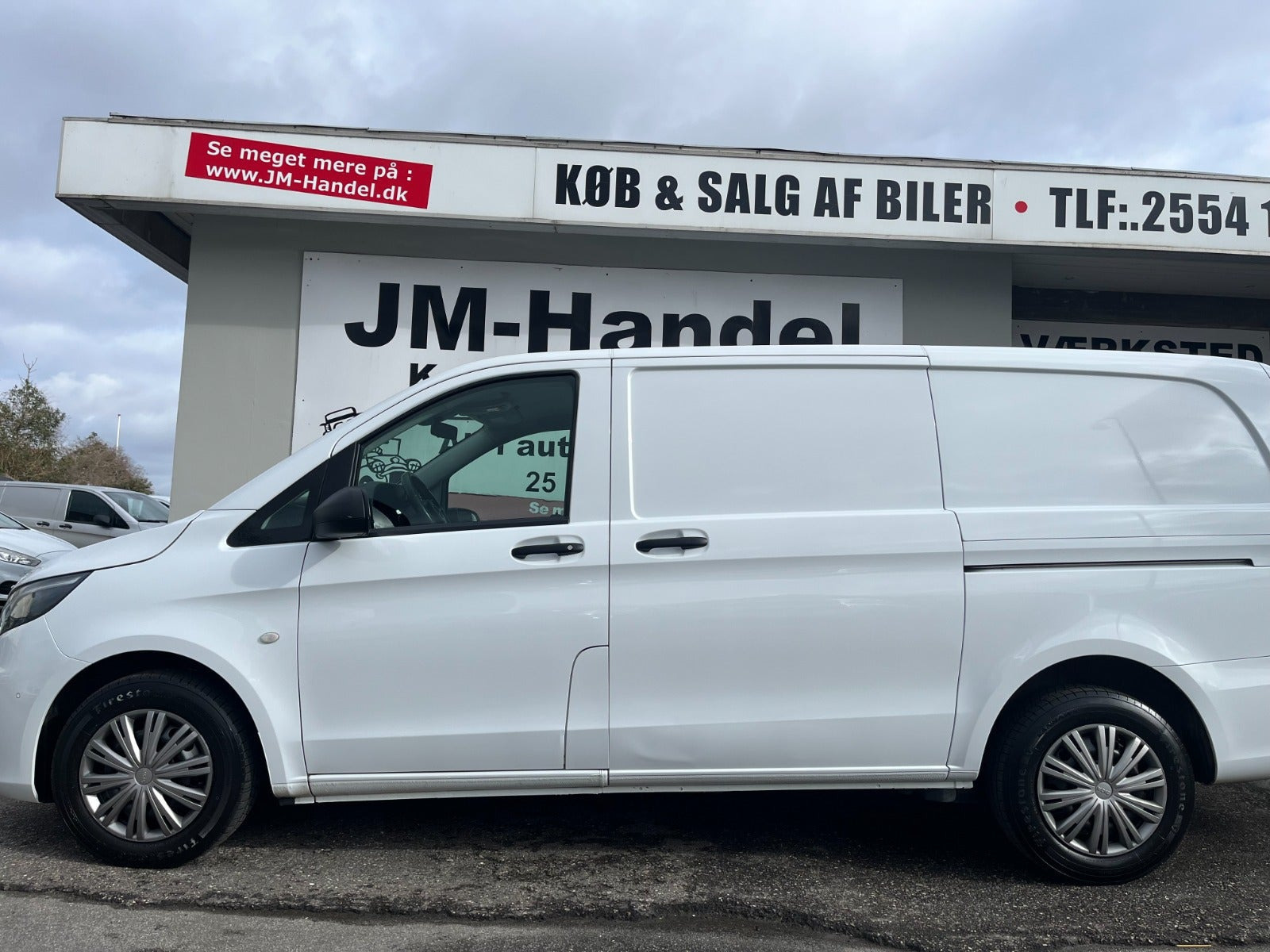 Hvid Mercedes Vito 114 fra 2017