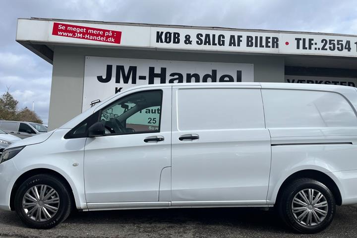 Hvid Mercedes Vito 114 fra 2017
