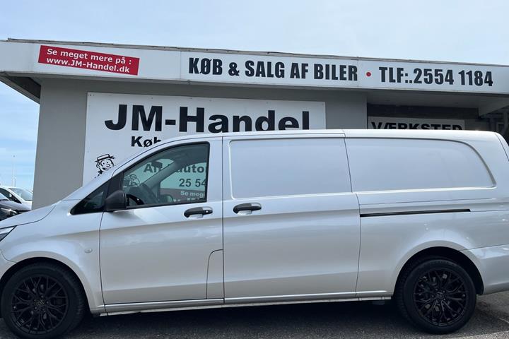 Sølv Mercedes Vito 116 fra 2018