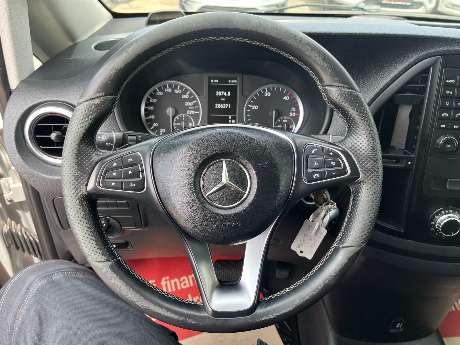 Sølv Mercedes Vito 116 fra 2018