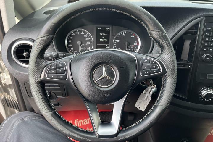 Sølv Mercedes Vito 116 fra 2018
