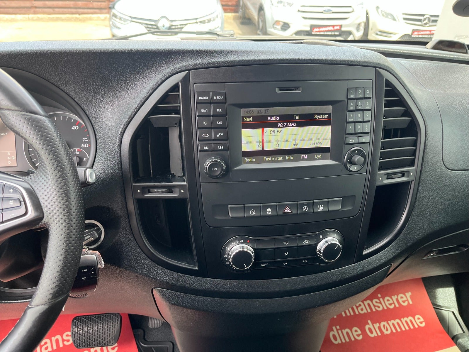 Sølv Mercedes Vito 116 fra 2018