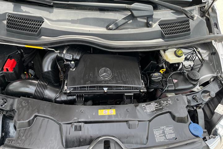 Sølv Mercedes Vito 116 fra 2018