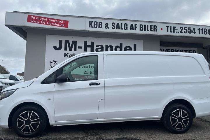 Hvid Mercedes Vito 114 fra 2020