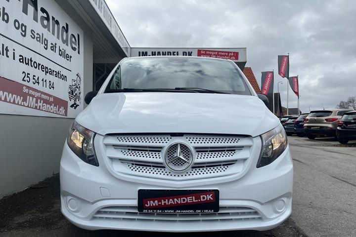 Hvid Mercedes Vito 114 fra 2020
