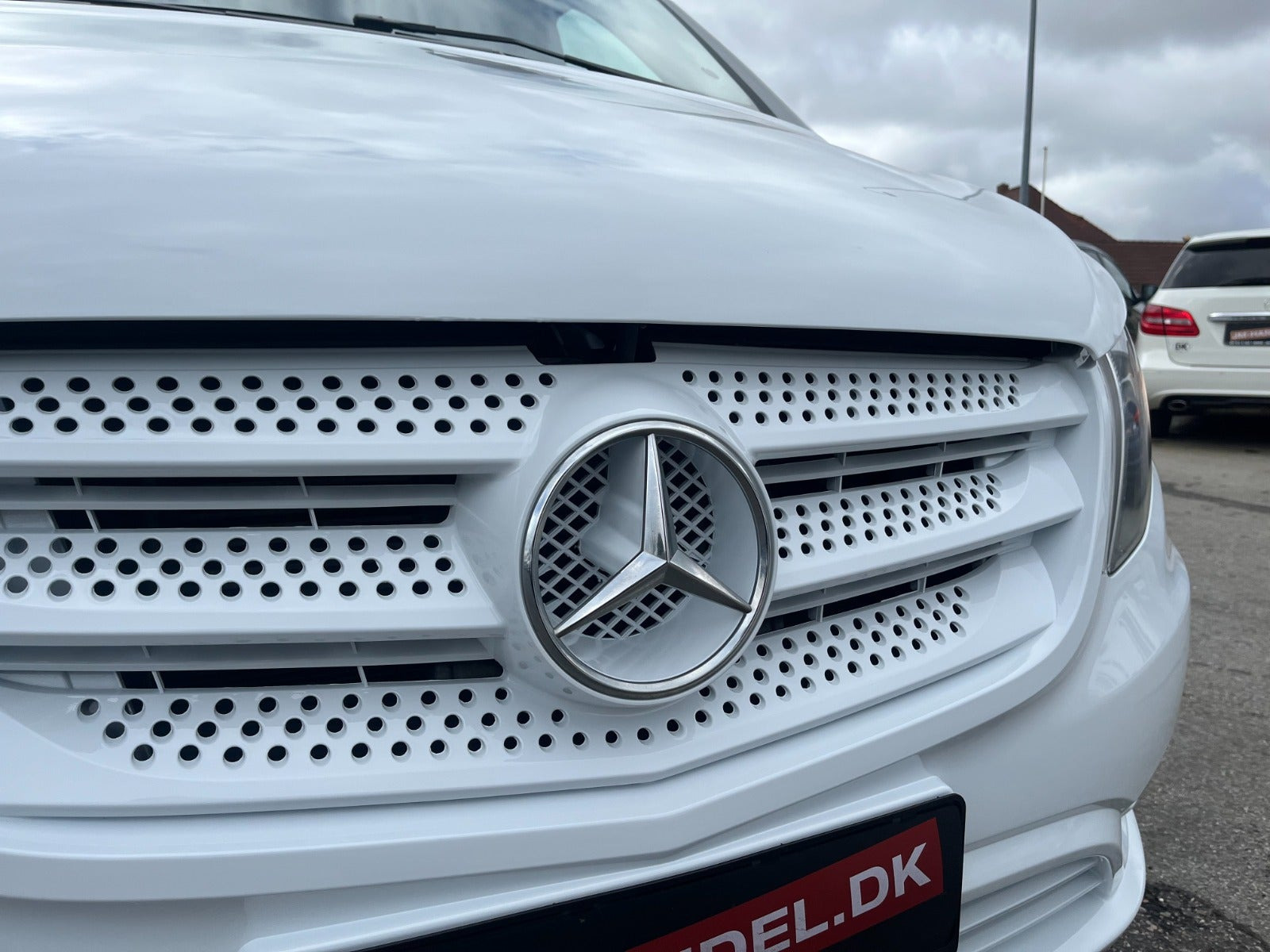 Hvid Mercedes Vito 114 fra 2020