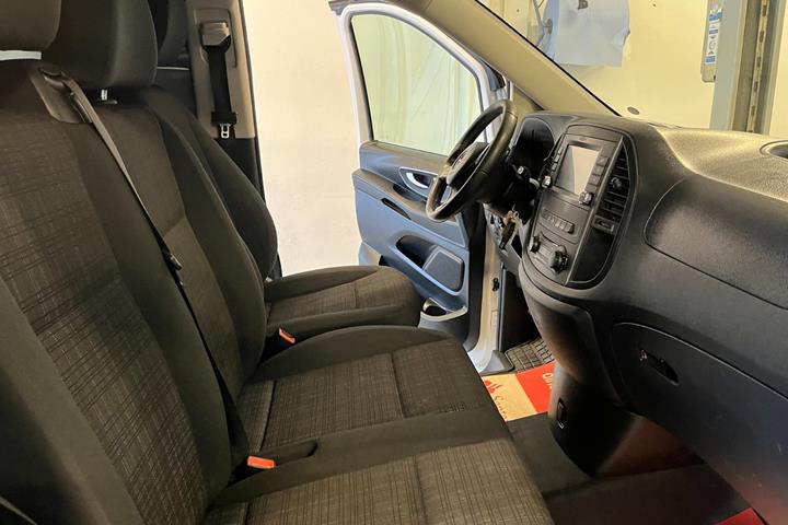 Hvid Mercedes Vito 114 fra 2020
