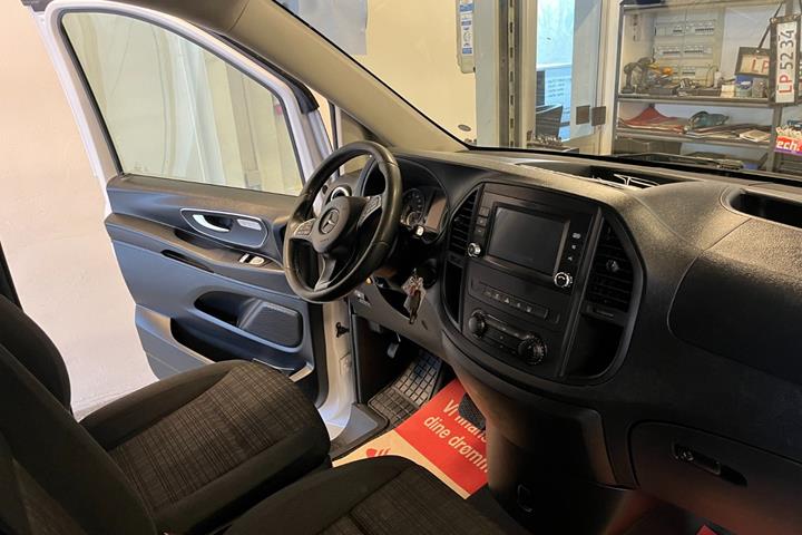 Hvid Mercedes Vito 114 fra 2020