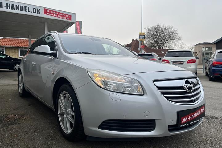 Sølv Opel Insignia fra 2009