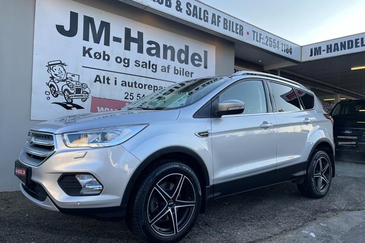 Sølv Ford Kuga fra 2019