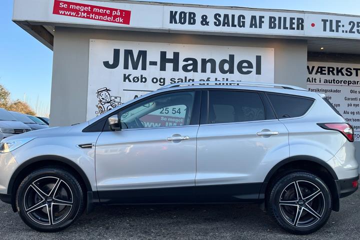 Sølv Ford Kuga fra 2019