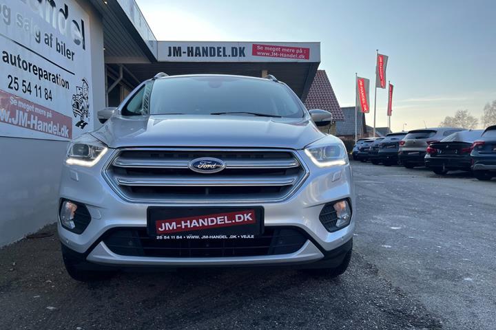 Sølv Ford Kuga fra 2019