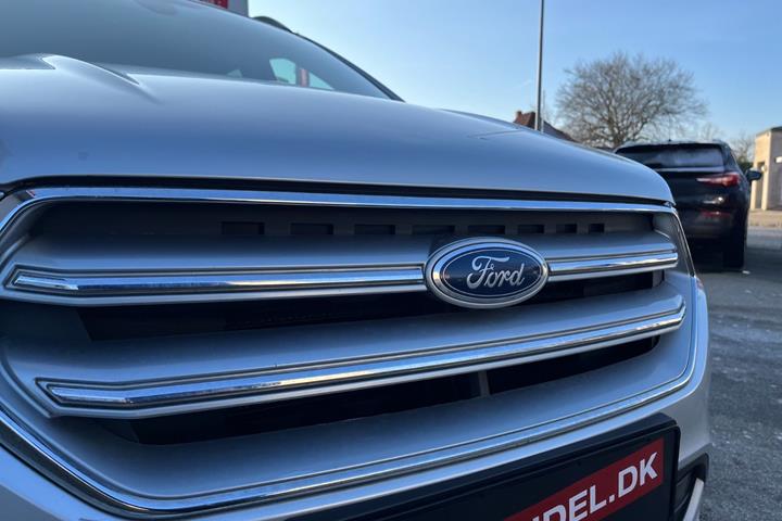 Sølv Ford Kuga fra 2019