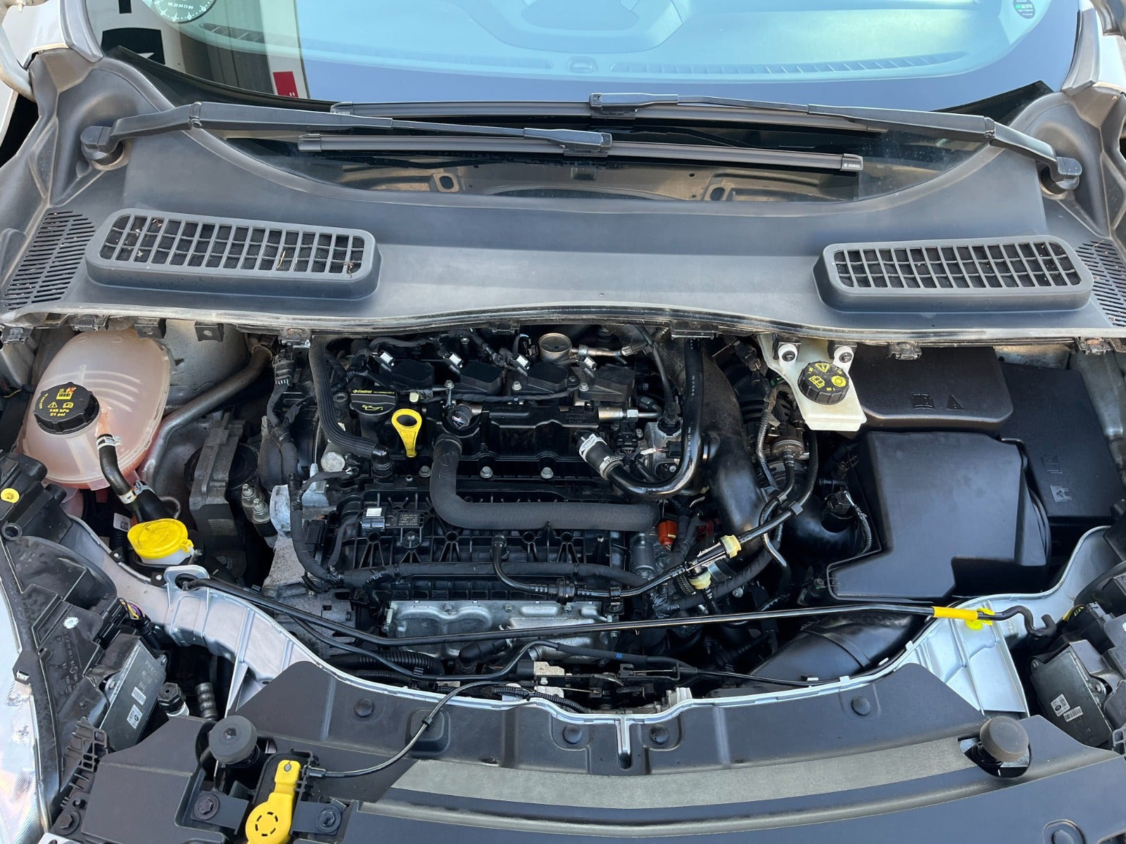 Sølv Ford Kuga fra 2019