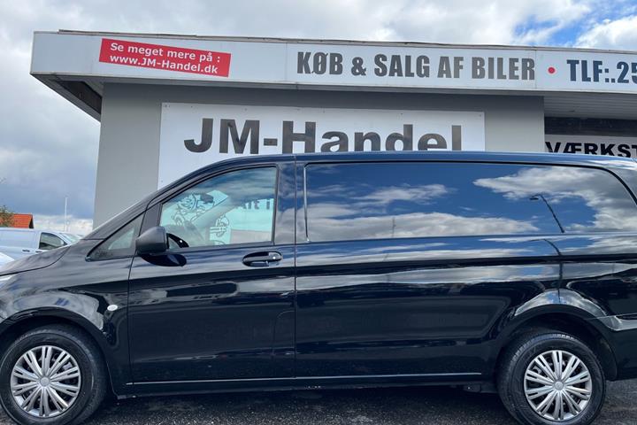 Sort Mercedes Vito 116 fra 2017