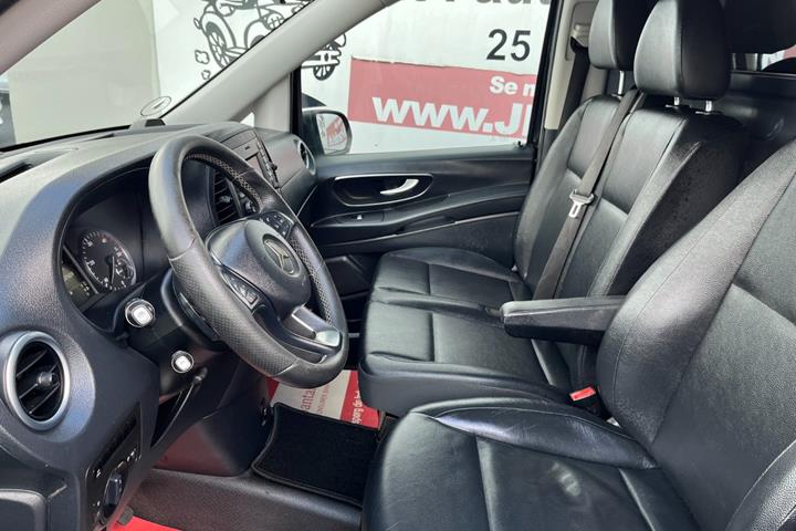 Sort Mercedes Vito 116 fra 2017