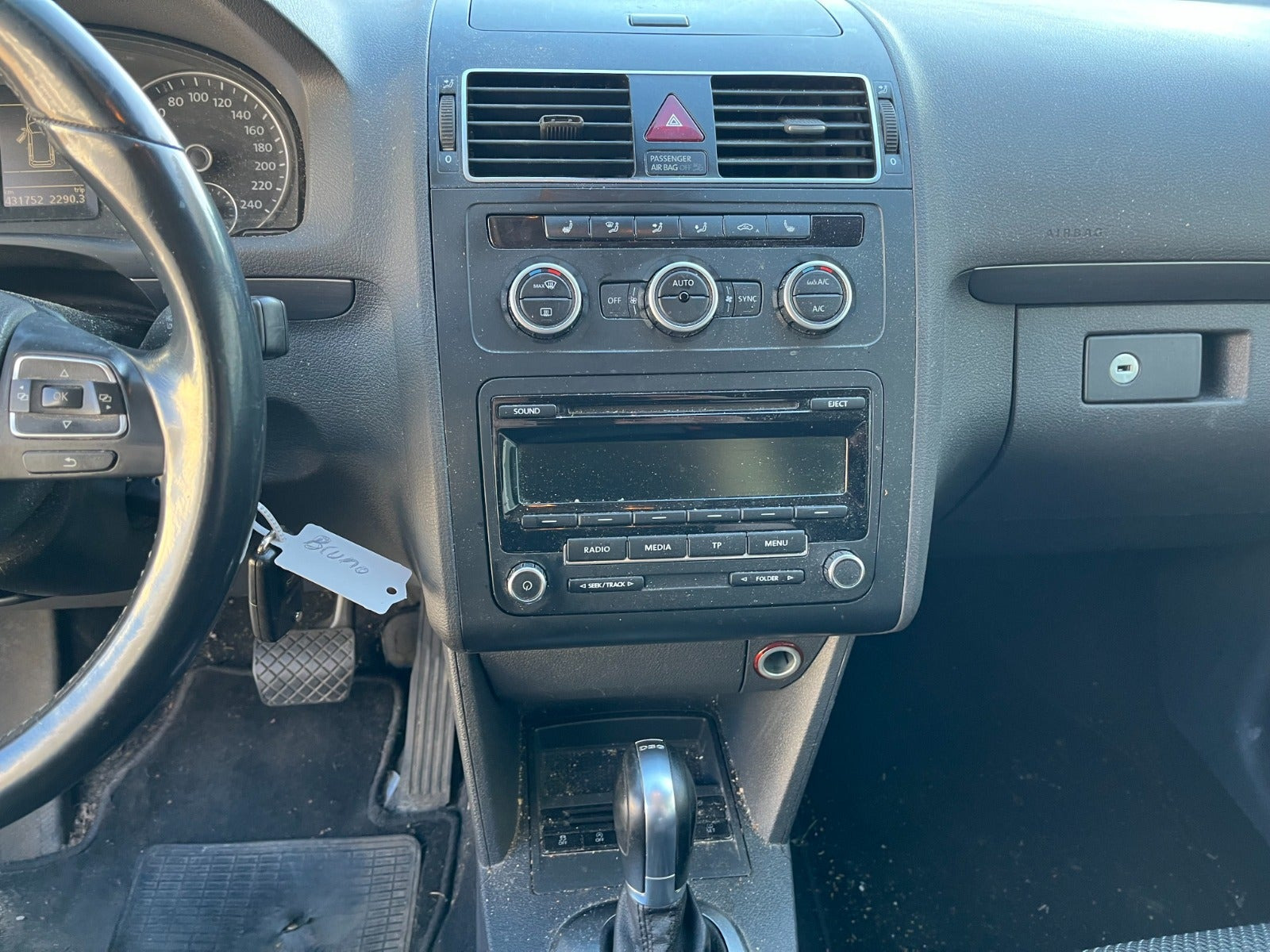 Sølv VW Touran fra 2015