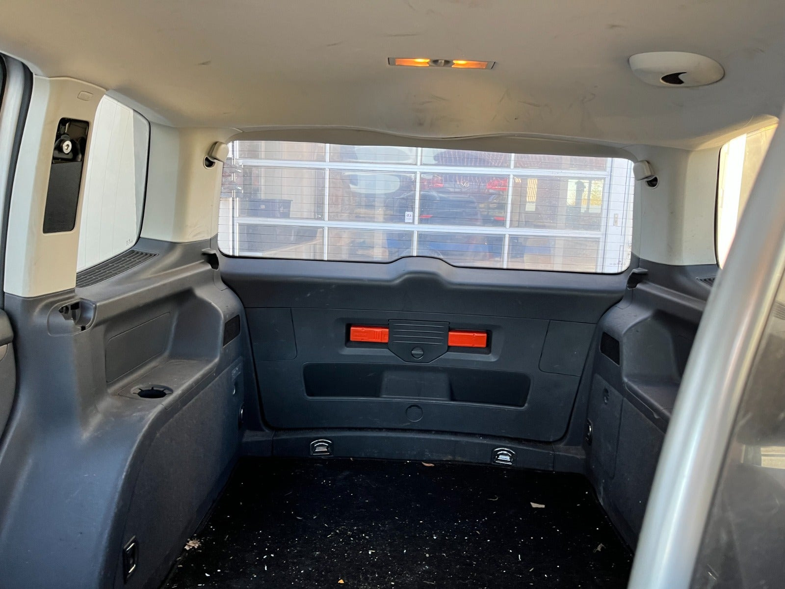 Sølv VW Touran fra 2015