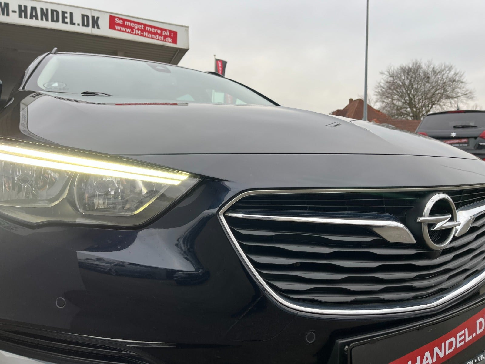 Blå Opel Insignia fra 2018