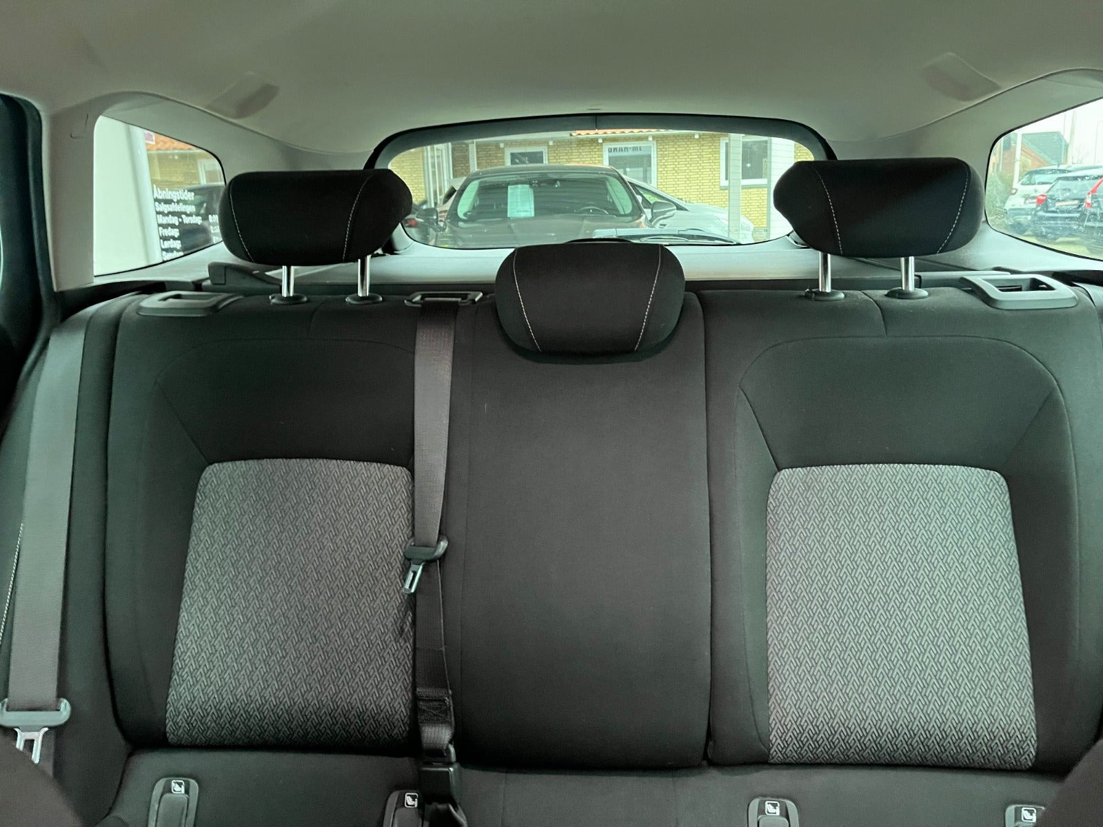 Blå Opel Insignia fra 2018