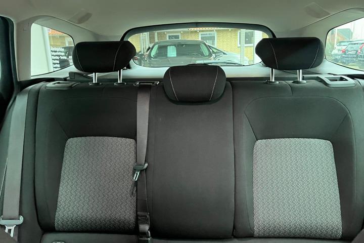 Blå Opel Insignia fra 2018