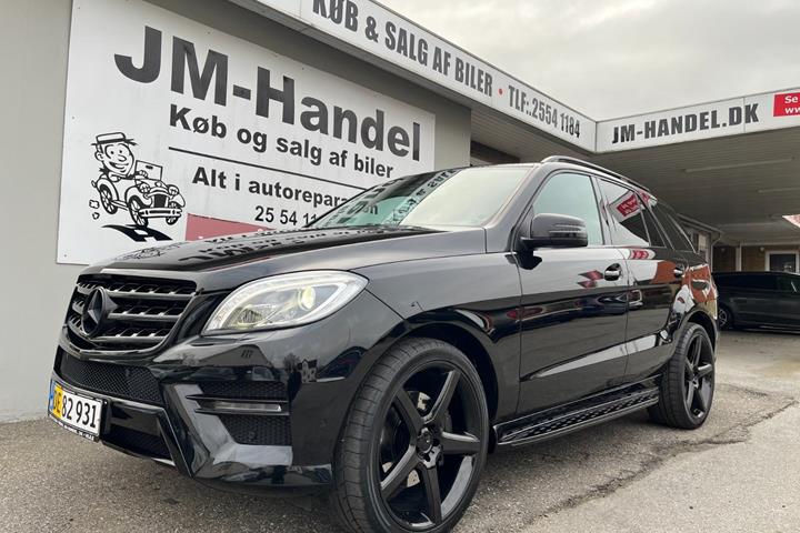 Sort Mercedes ML350 fra 2013