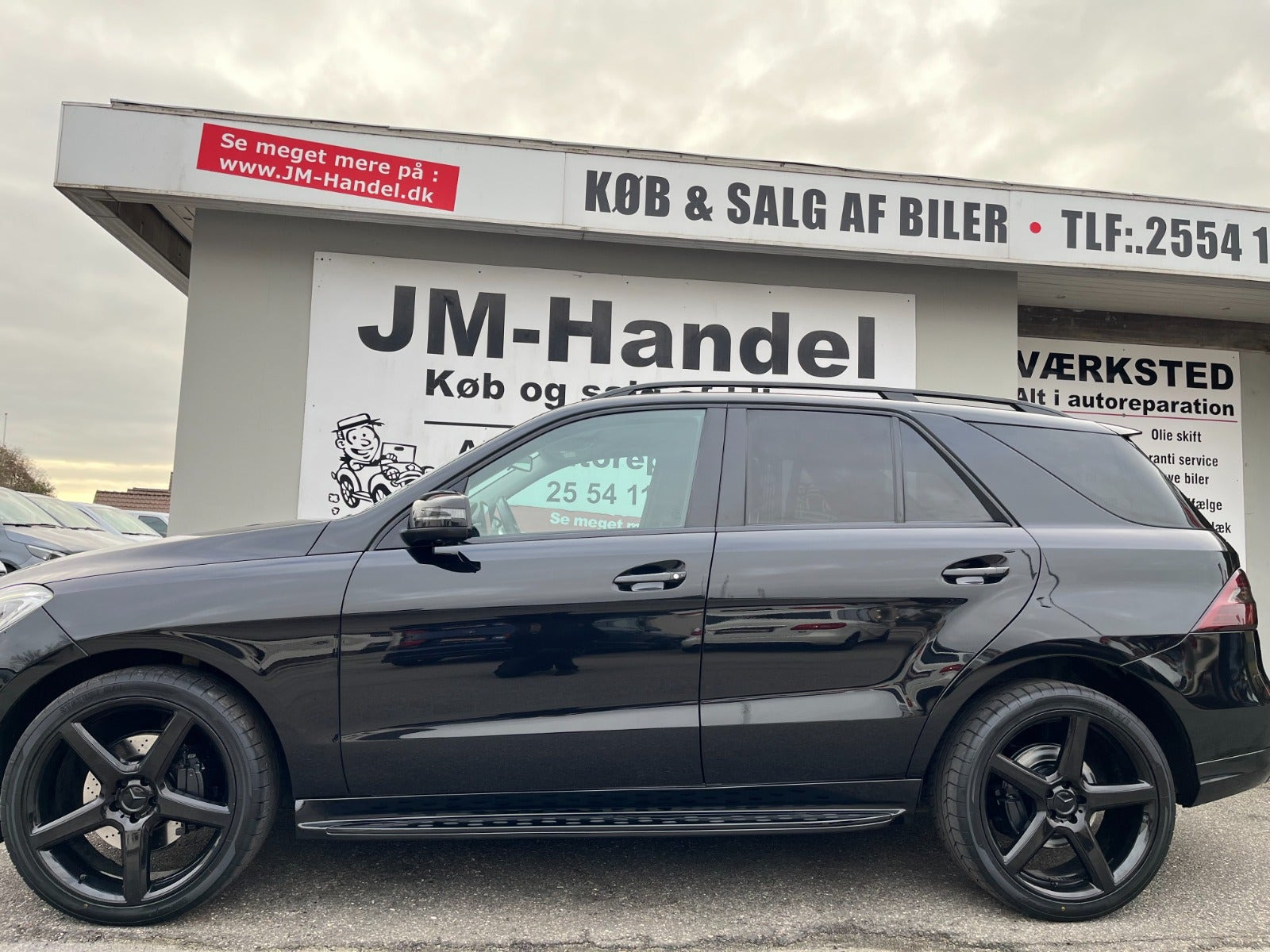 Sort Mercedes ML350 fra 2013