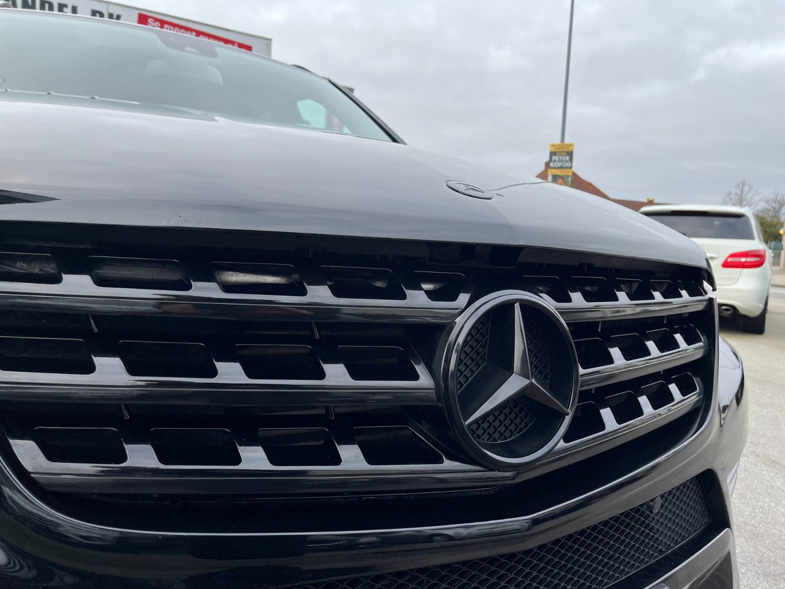 Sort Mercedes ML350 fra 2013