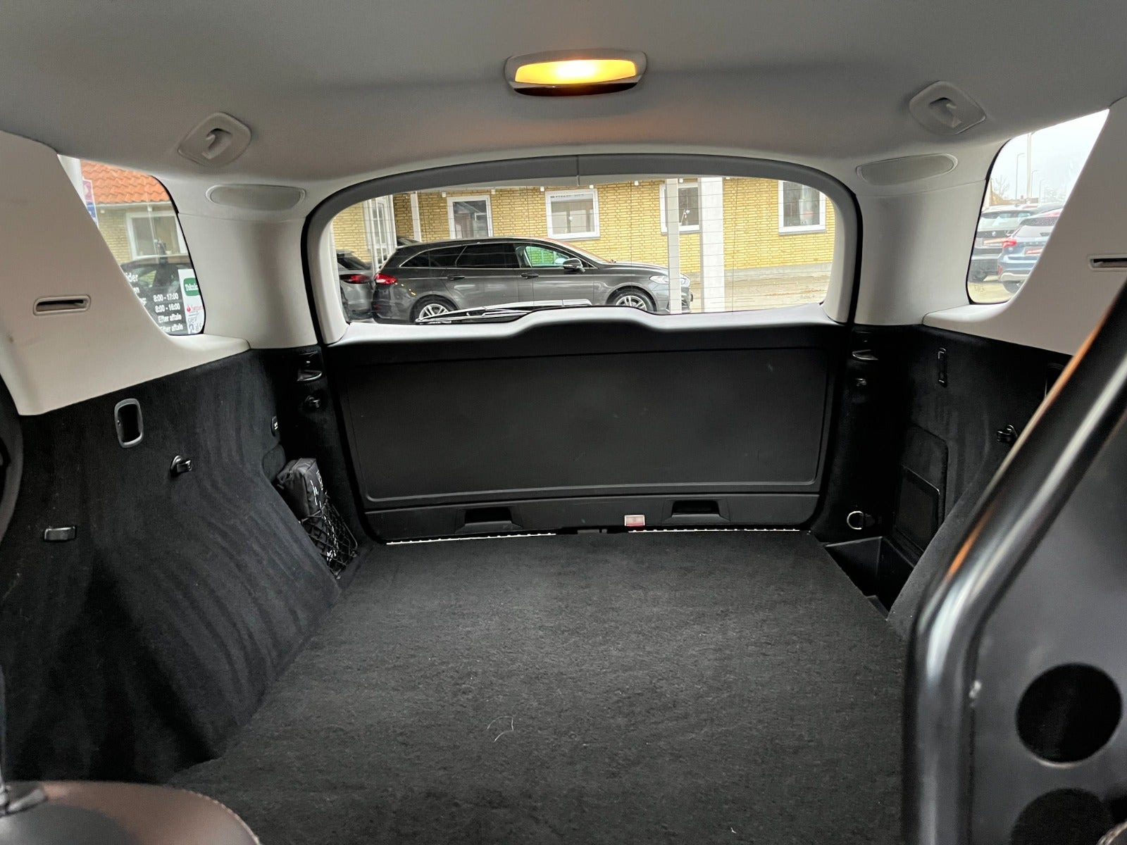 Sort Mercedes ML350 fra 2013
