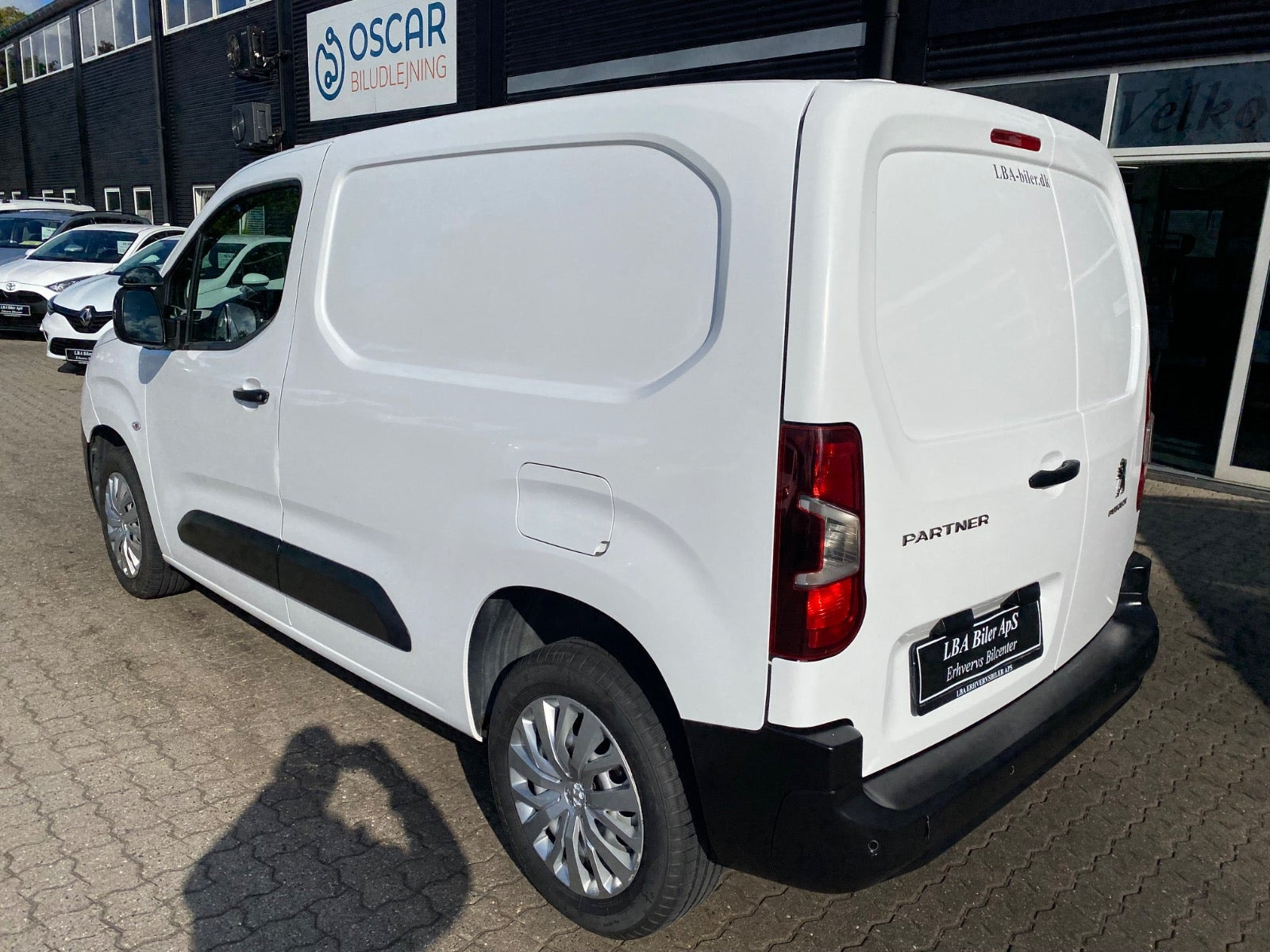 Hvid Peugeot Partner fra 2022