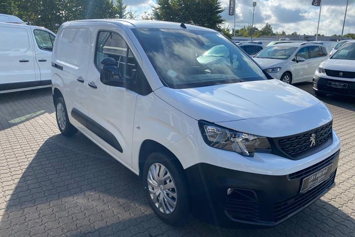 Hvid Peugeot Partner fra 2022