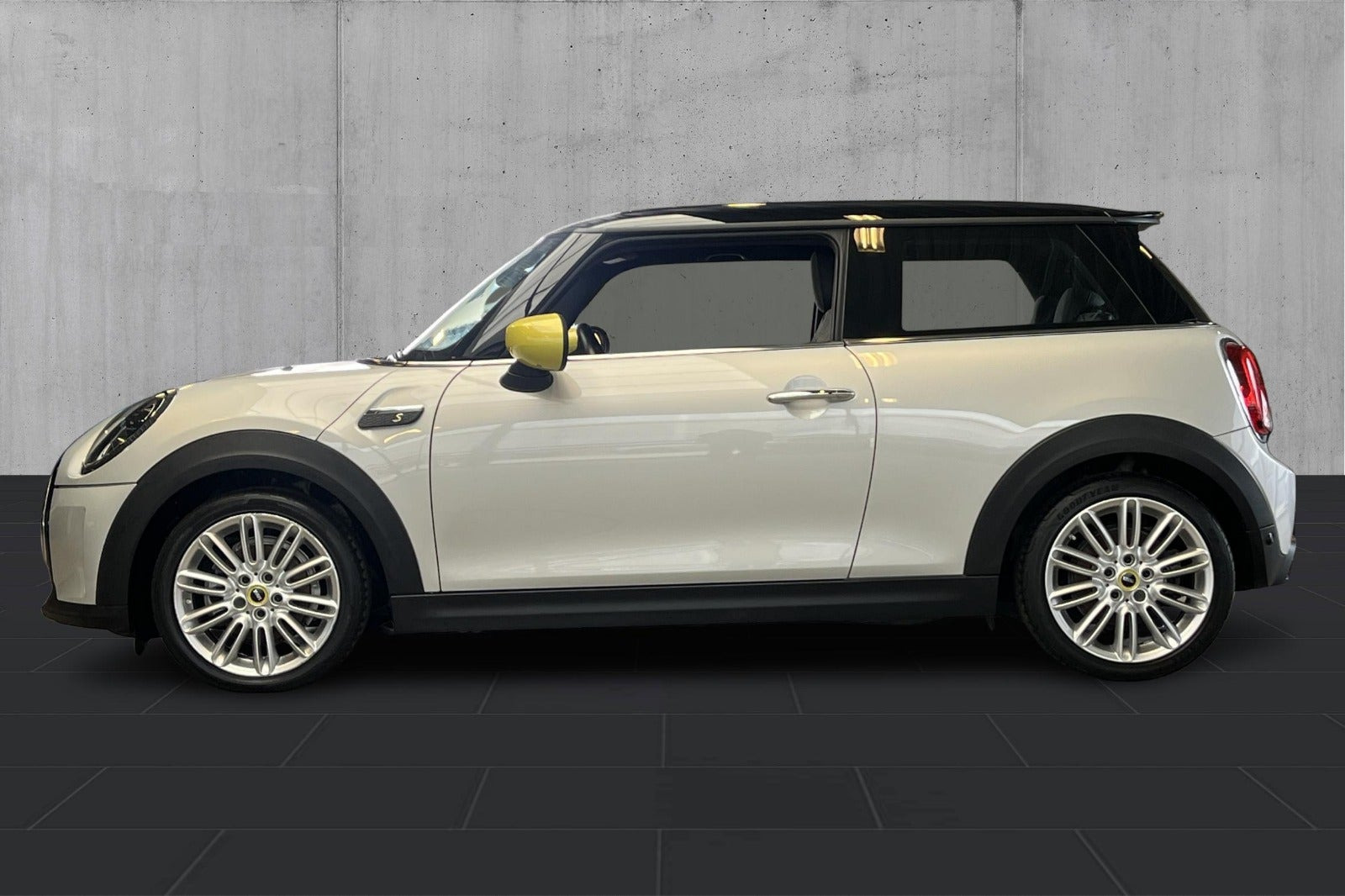 Hvid Mini Cooper SE fra 2021