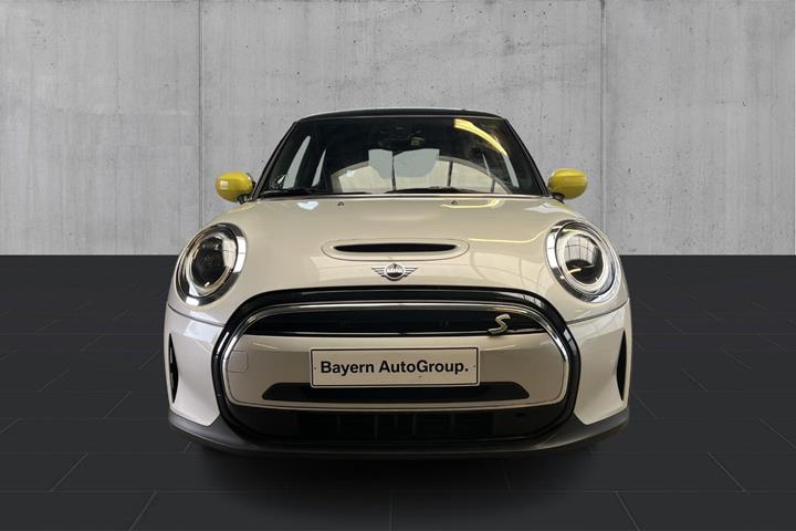 Hvid Mini Cooper SE fra 2021