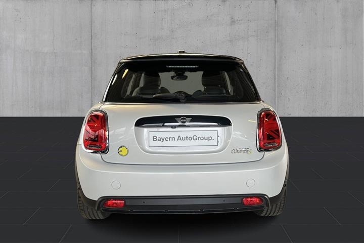 Hvid Mini Cooper SE fra 2021